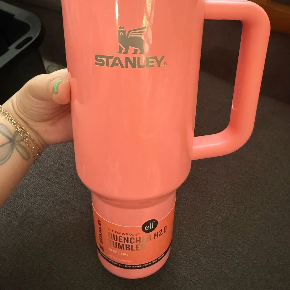 Stanley Pink Quencher H2.0 Tumbler - Picture 5 of 6